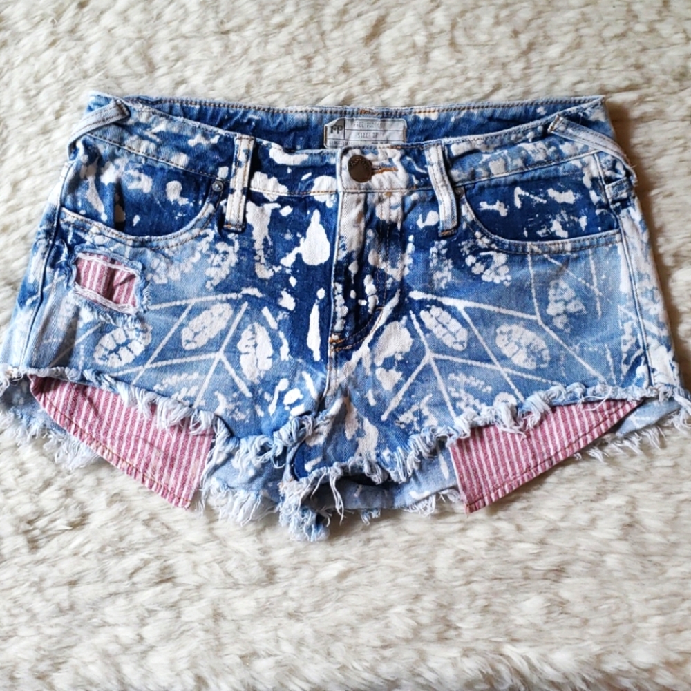 Free People Patriotic USA Distressed America Denim Shorts Size 27